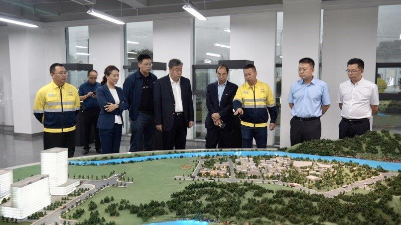 表交部拉美司辅导一行光临tyc86太阳集团锂业参观调研