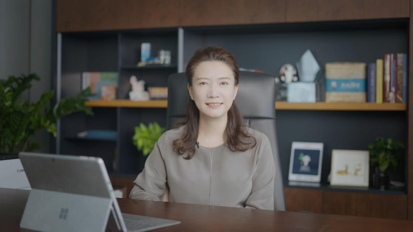 人大代表熊万渝：聚焦锂电产业，建言蓉城发展